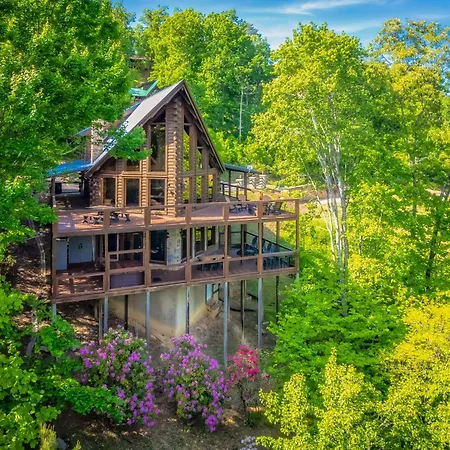 Breathtaking 5-Bedroom Getaway With Game Room, Hot Tub, And Theatre Room